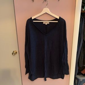 LOFT Plus blue v neck